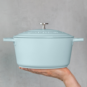 MASTERCLASS NON STICK CASSEROLE - 24CM/4 LITRE - SKY BLUE