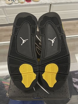 Air Jordan 4 Retro Thunder (2023) (Grade School) • Pre-Owned [4425] - view 3