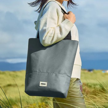 BLACK & BLUM INSULATED TOTE BAG