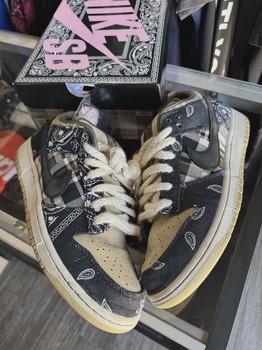 Nike SB Dunk Low Travis Scott (Special Box) • Pre-Owned [5070] - view 2