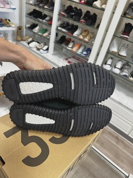 adidas Yeezy Boost 350 Pirate Black (2023) • Pre-Owned [2792] - view 2