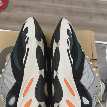 adidas Yeezy Boost 700 Wave Runner • Pre-Owned [3974] - view 7