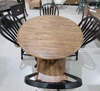 Carolina Crossing 5 pc Counter Set w/ Swivel Chairs