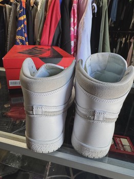 Air Jordan 1 Retro High '85 Neutral Grey • Pre-Owned [2950] - view 3