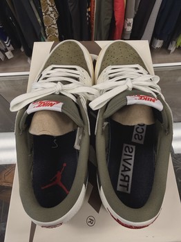 Air Jordan 1 Retro Low Original SP Travis Scott Medium Olive • Pre-Owned [1917] - view 3