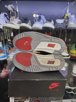 Jordan 3 Retro OG Black Cement (2024) • Pre-Owned [2235] - view 4