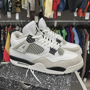 Air Jordan 4 Retro Military Black • Pre-Owned [3694] - view 5