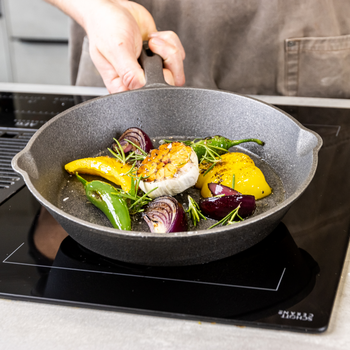 CAST IRON FRYING PAN - 24CM