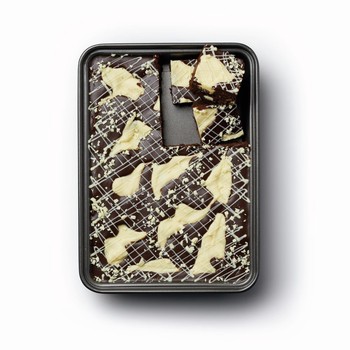 MASTERCLASS NON STICK BROWNIE TRAY - 34 X 20CM