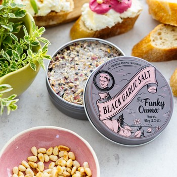 FUNKY OUMA BLACK GARLIC SALT TRAVEL TIN
