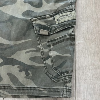 Unionbay Men's Camouflage Cargo Shorts • Pre-Owned [1116] - view 5
