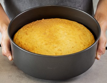 MASTERCLASS NON STICK ROUND CAKE TIN - 30CM / 12"