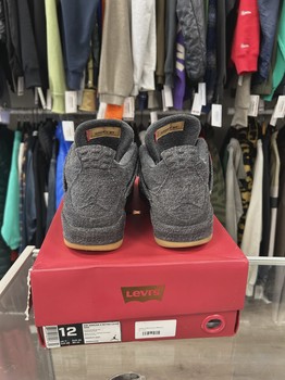 Air Jordan 4 Retro Levi's Black (Levi's Tag) • Pre-Owned [5917] - view 5