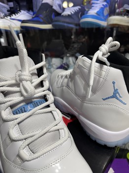 Jordan 11 Retro Legend Blue (2024) • Pre-Owned [3109] - view 2