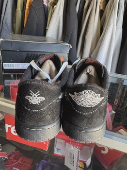 Jordan 1 Retro Low OG SP Travis Scott Black Phantom Custom Swoosh • Pre-Owned [4509] - view 4