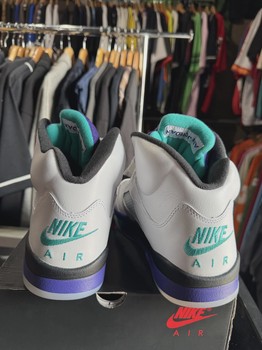 Air Jordan 5 Retro Grape (2025) • Pre-Owned [7127] - view 3