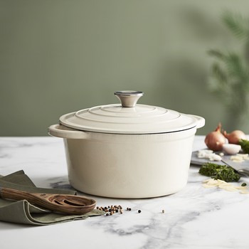 FOUNDRY 24CM CAST IRON CASSEROLE - CREAM