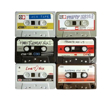 CASSETTE TAPE  TINS FILLED WITH FRUIT DROPS