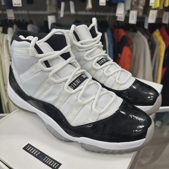 Air Jordan 11 Retro Concord (2011) • Pre-Owned [1905] - view 5