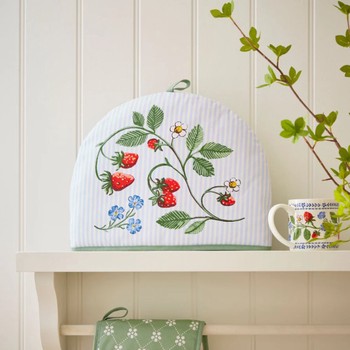 STRAWBERRY PATCH TEA COSY