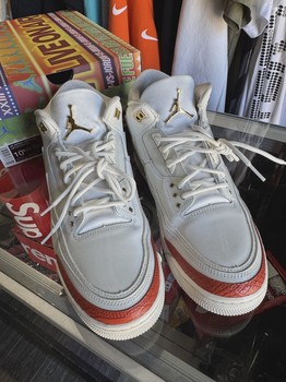 Air Jordan 3 Retro El Vuelo Summit White • Pre-Owned [9438] - view 2