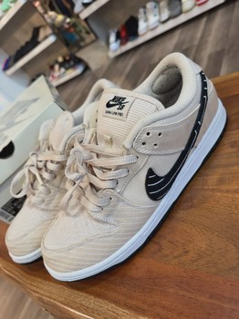 Nike SB Dunk Low Albino & Preto • Pre-Owned [4393] - view 2