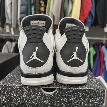 Air Jordan 4 Retro Military Black • Pre-Owned [3694] - view 8