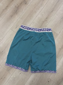 Undefeated shorts • Pre-Owned [8476] - view 4