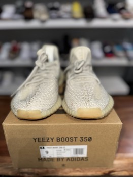 adidas Yeezy Boost 350 V2 Light • Pre-Owned - view 3