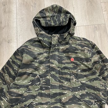 Supreme Camo Jacket - Pre-Owned - photo 6