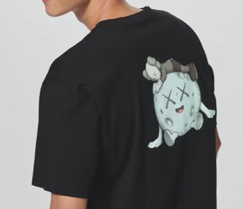 Uniqlo KAWS UNIVERSE UT Graphic T-shirt • Brand New [5069] - view 2