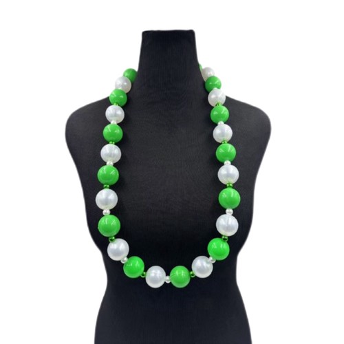 HS0481N - 44" Green And White 3cm Beads