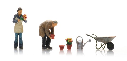 Artitec 5870015 - H0 | Bloemisten met tuingereedschap