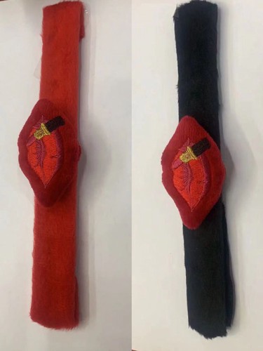 NY0233N - NY0233N Lips Slap Bracelet