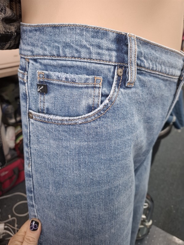 20W Kancan tapered leg light stretch jeans denim