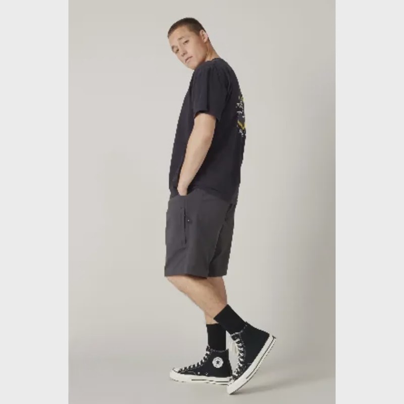 686 Men's Everywhere Hybrid Short Relaxed Fit