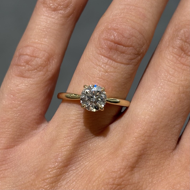 9ct Yellow Gold 1.06ct D VSI Round Brilliant Lab-Grown Diamond Engagement Ring