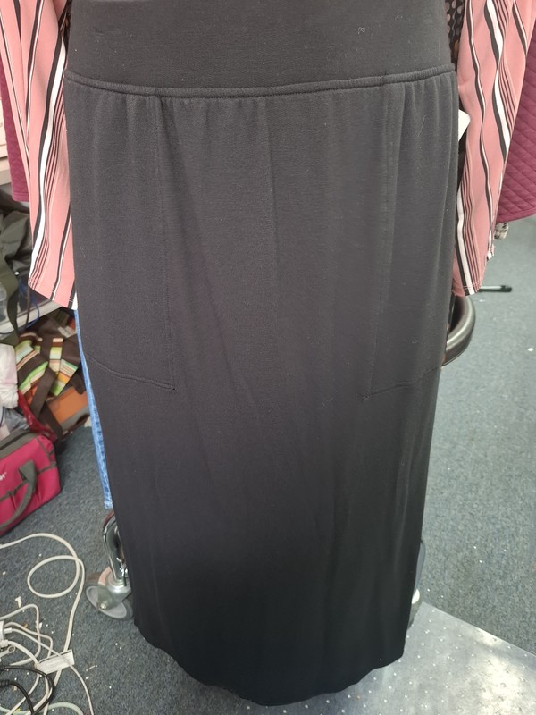 XXL Lou &amp; Grey Ann Taylor soft black maxi skirt