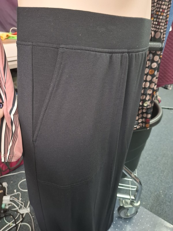 XXL Lou &amp; Grey Ann Taylor soft black maxi skirt
