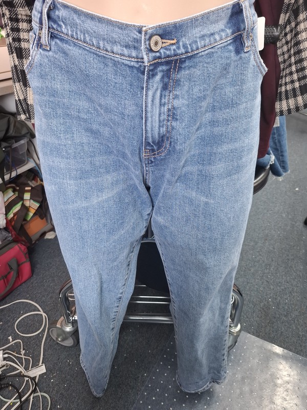 20W Kancan tapered leg light stretch jeans denim