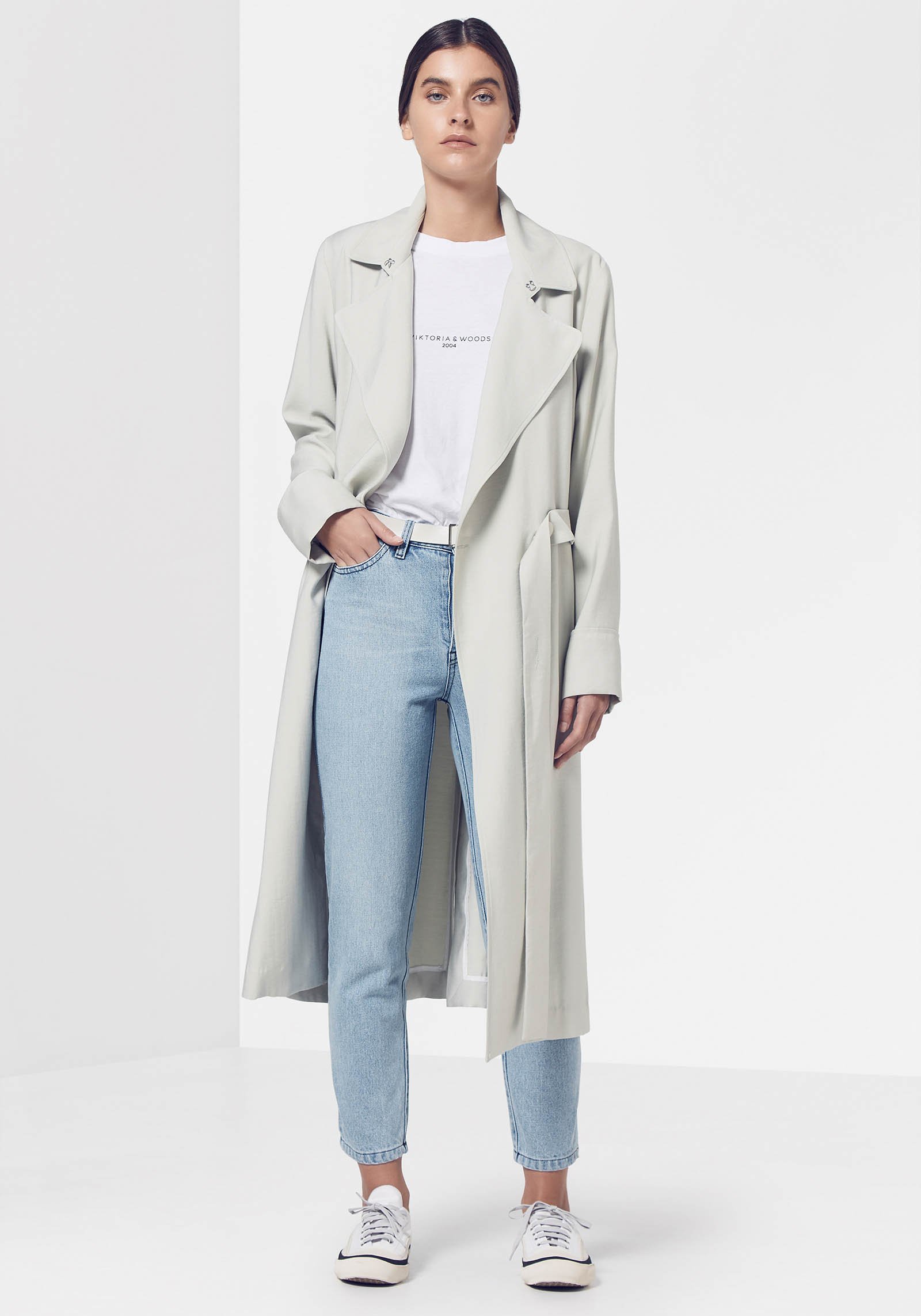 Viktoria & Woods Scholarship Trench in Foam