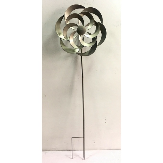 Silver Rose Windsculpture