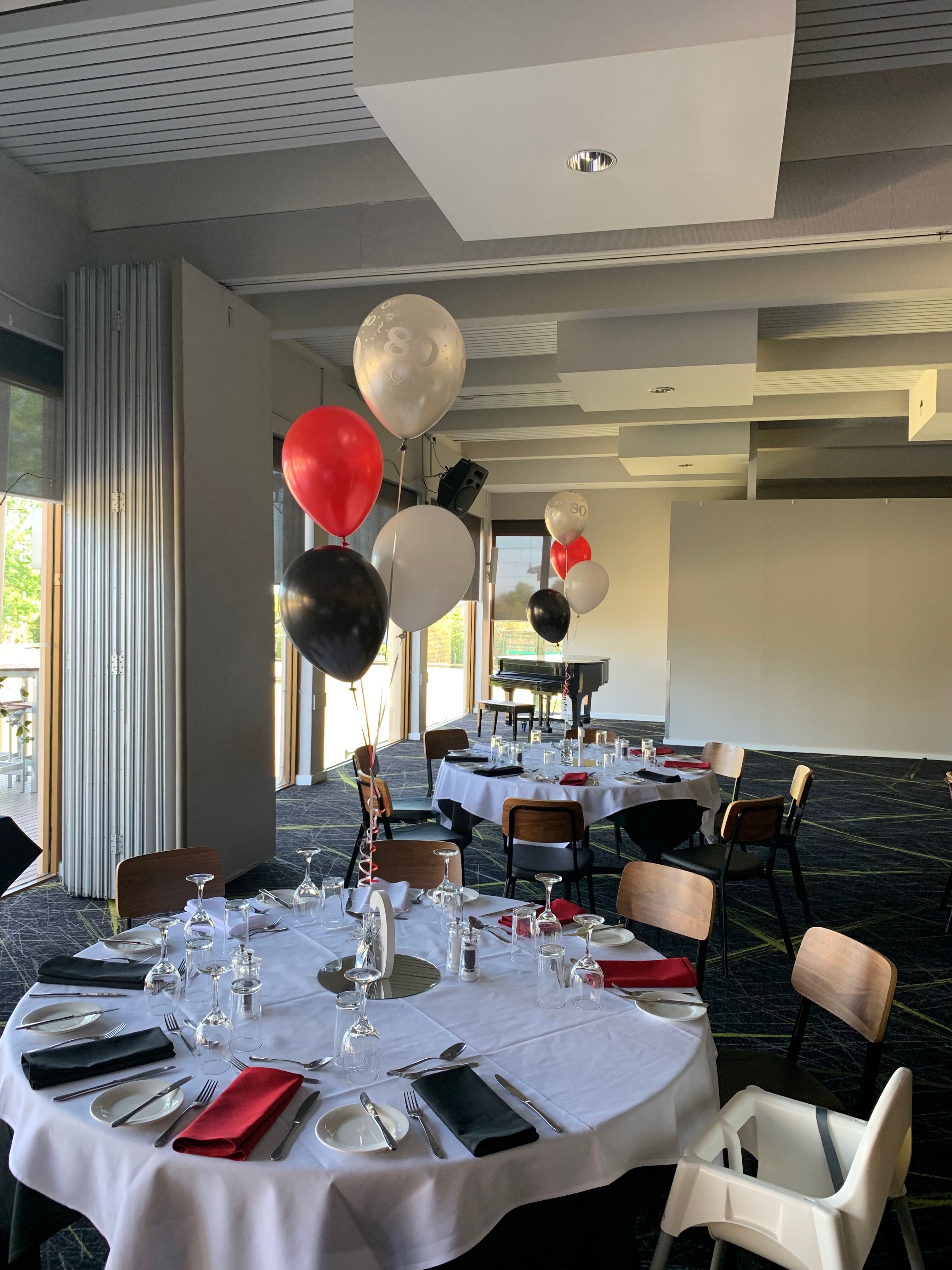 Table Centrepiece 4 balloons helium filled each Partycles