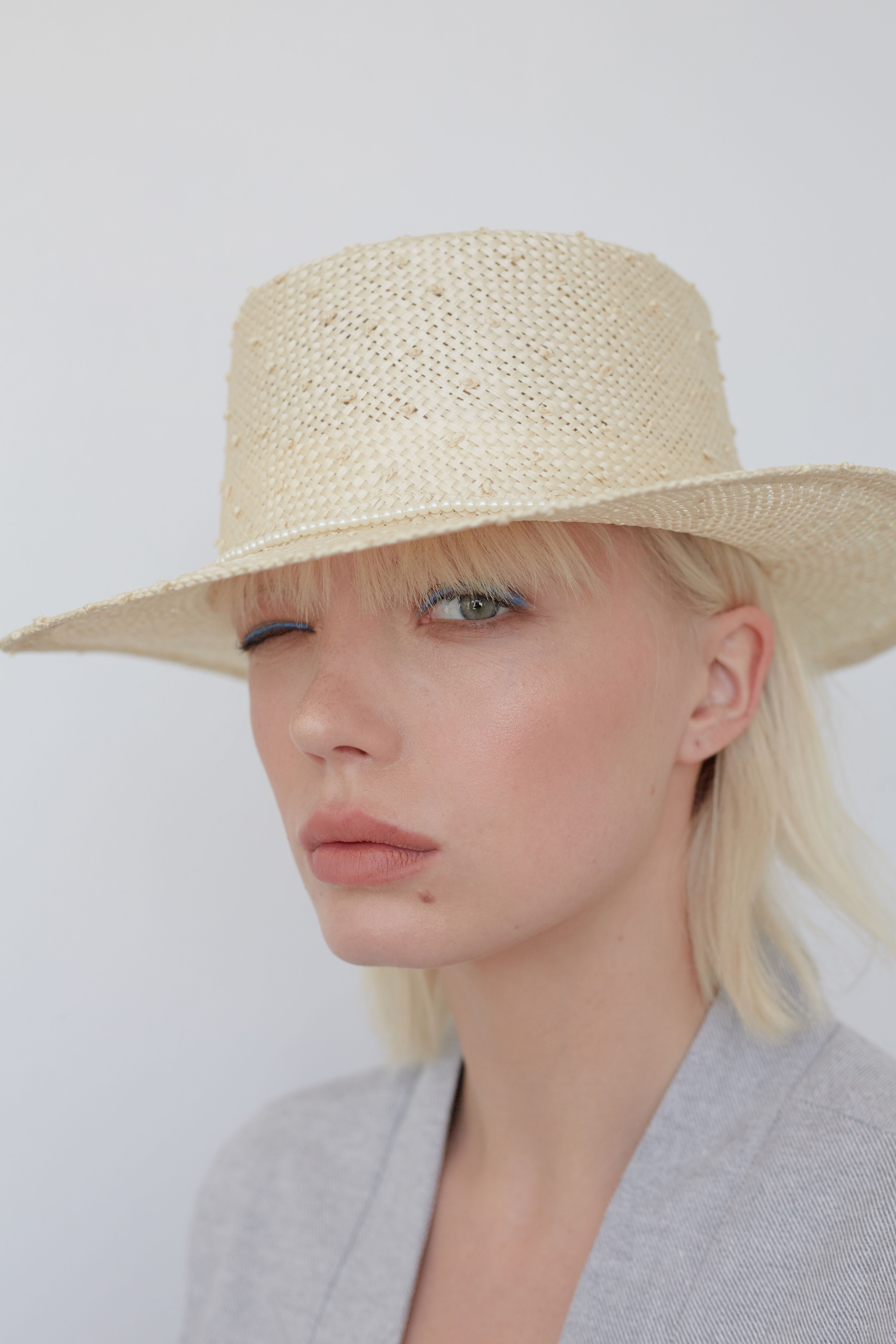 Avenue Valerie Boater